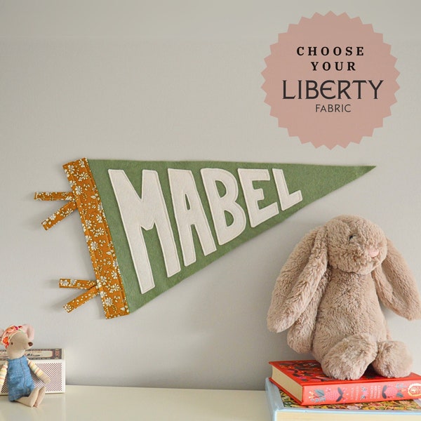 Drapeau Liberty London | Art mural Liberty Londres | Cadeau personnalisé pour décoration de chambre de fille | Cadeau Liberty personnalisé