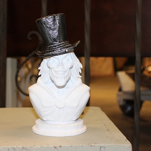 Busto fantasma della scatola per cappelli della casa infestata