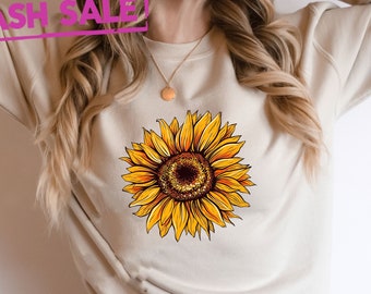 Aesthetic Sunflower Cute Women Crewneck, Floral Sunflower Sweatshirt, Cute Botanical Sweater, Bloom Girls Sweatshirt, Nature Lovers Hoodie