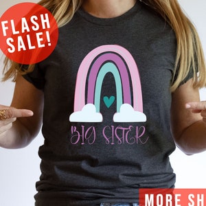 Kleurrijke regenboog grote zus schattige baby aankondiging T-shirt, schattige zus verjaardag tee cadeau, bewolkte kleding grote zus, trendy cadeau voor broer of zus