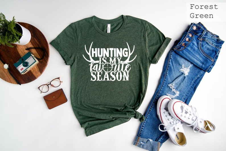 Jagd ist meine Lieblingssaison T-Shirt, Jagd-Liebhaber-T-Shirt Geschenk, Jagd-T-Shirt, Hirsch-Saison-Shirt, lustiges Jagd-Shirt, Jäger-Outfit, kampierendes T-Shirt Bild 2