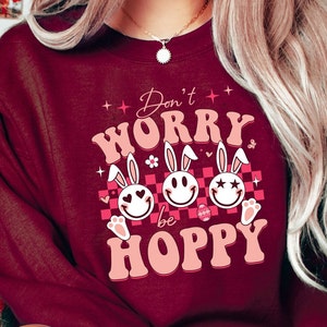 Easter Bunny Sweater, Retro Easter Shirt, Don’t Worry Be Hoppy Smiley Shirt, Trendy Bunnies Easter Sweatshirt, Checkered Easter Sweatshirt