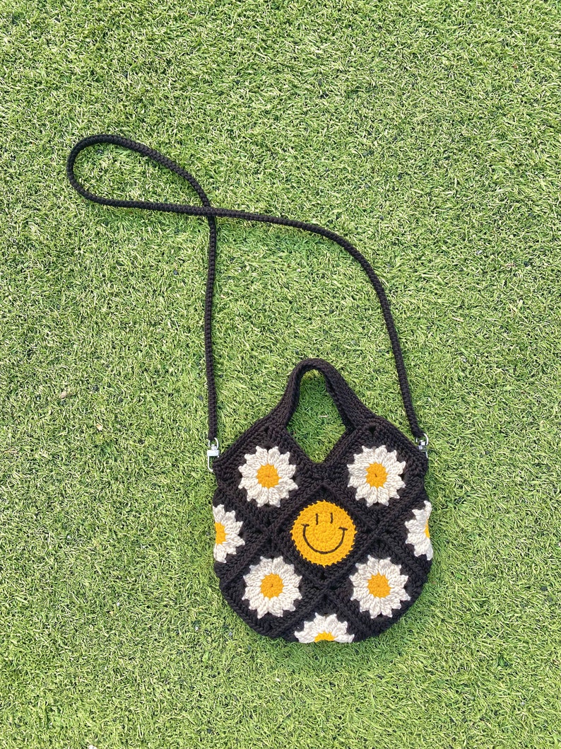 Crochet Crossbody Bags, Cute Crossbody Bag, Crochet Daisy Bag, Gift for Friend, Handmade Crochet purse, Granny Square Bag, Summer Bag image 7