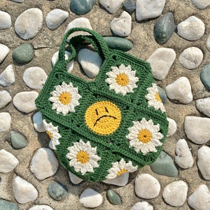 Crochet Crossbody Bags, Cute Crossbody Bag, Crochet Daisy Bag, Gift for Friend, Handmade Crochet purse, Granny Square Bag, Summer Bag image 8