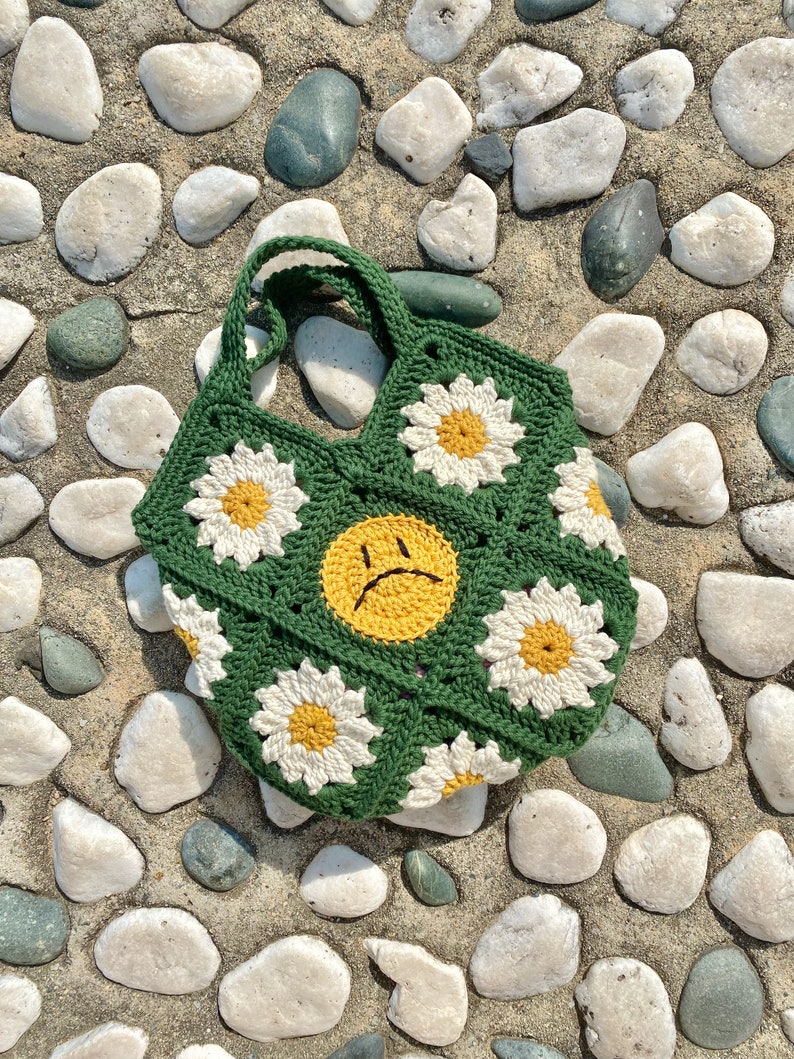 Crochet Crossbody Bags, Cute Crossbody Bag, Crochet Daisy Bag, Gift for Friend, Handmade Crochet purse, Granny Square Bag, Summer Bag image 8