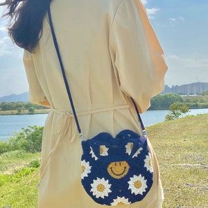 Crochet Crossbody Bags, Cute Crossbody Bag, Crochet Daisy Bag, Gift for Friend, Handmade Crochet purse, Granny Square Bag, Summer Bag image 5