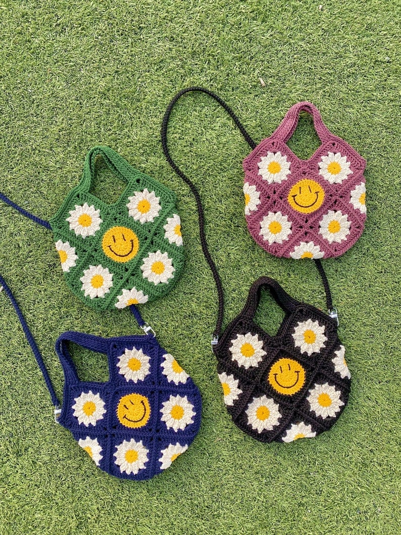 Crochet Crossbody Bags, Cute Crossbody Bag, Crochet Daisy Bag, Gift for Friend, Handmade Crochet purse, Granny Square Bag, Summer Bag image 1