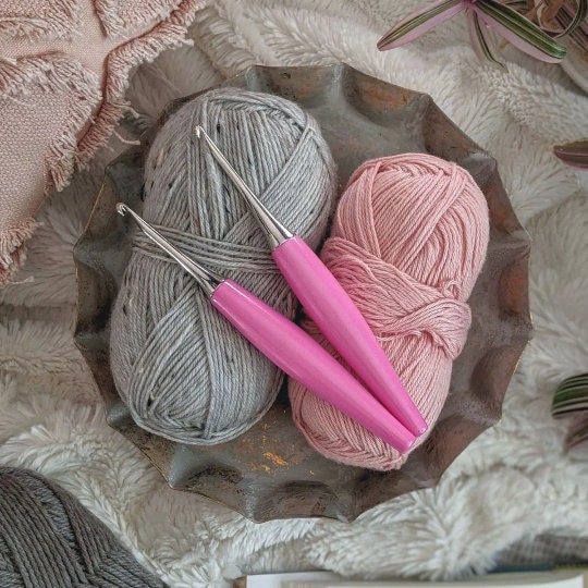 Ergonomic Soft Grip Handle Crochet Hook Micro/ Lace Crochet Hooks Design  Similar to Tulip Etimo 