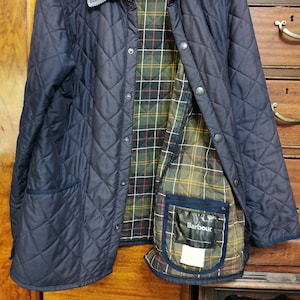 Chamarra encerada Beaufort para hombre, de Barbour, 36, Verde salvia :  Ropa, Zapatos y Joyería 