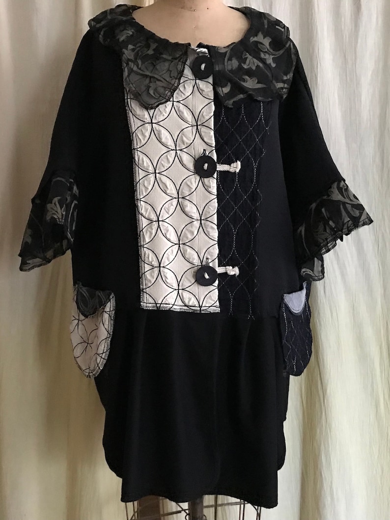 3 button Black ivory fancy knit duster image 3