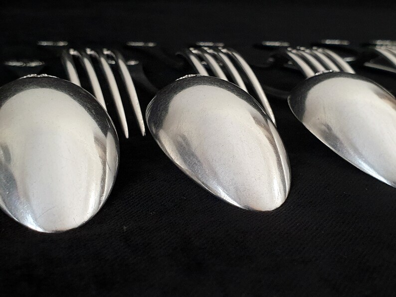 Set of Christofle Silver-Plated Cutlery 12 Dessert Spoons , 12 Dessert Forks Louis XVI Style Circa 1900s image 6