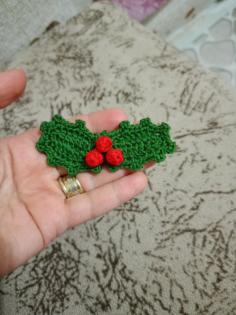 Crochet Holly Berry Pattern | Christmas Leaf Applique | Digital Download image 7