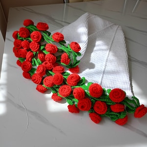 Crochet Red Rose Bouquet Blanket: Round Floral Throw, Romantic Decor
