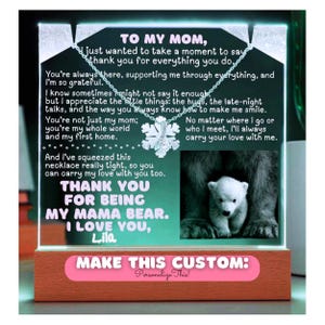 Paquete de regalo de recuerdo con collar con colgante y letra iluminada personalizada para mamá / Joyas para el Día de la Madre / Mamá Osa de niño
