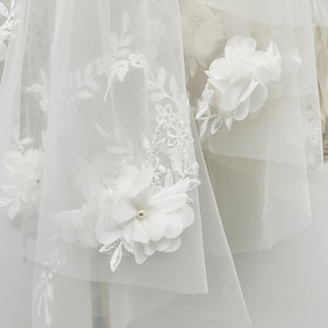 Embroidered Bridal Veil,Elegant Wedding veil, Veil,Floral lace veil,Short veil,pearl veil,Ivory Veil