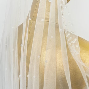 Bridal Accessories,Crystal veil,Wedding cathedral veil,Veil,Vintage Veil,Single tier veil,Fingertip Veil,Champagne veil
