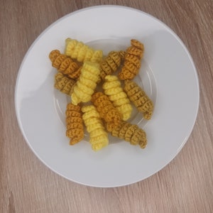 12 crocheted noodles for the grocery store, children&#39;s kitchen or doll&#39;s kitchen.