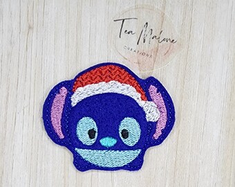 Diseño de bordado de extraterrestre navideño