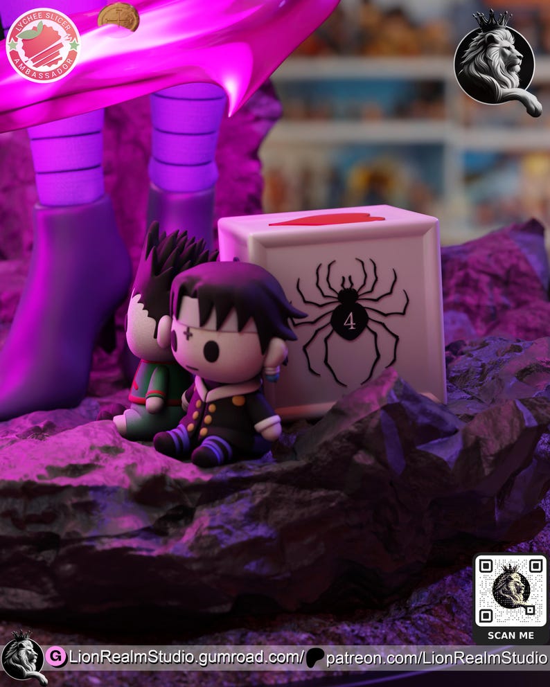 Puede incluir: Una vibrante exhibici&oacute;n de figuras estilizadas con dos figuras de estilo anime y una caja blanca con un gr&aacute;fico de ara&ntilde;a. Las figuras est&aacute;n sobre una base rocosa iluminada en p&uacute;rpura. La caja tiene una parte superior roja y el n&uacute;mero 4.