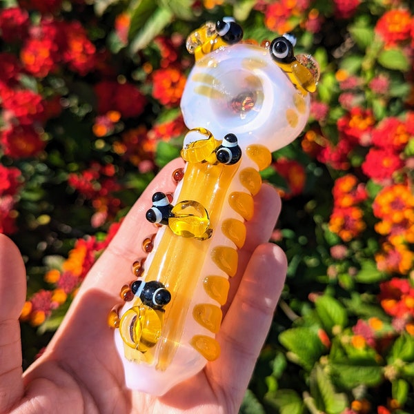 Pink Bee Pipe / Glass Pipe / Pipes / Glass pipes