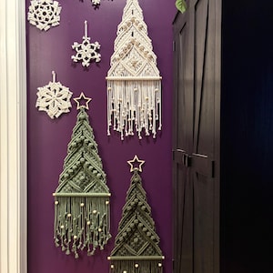 Customizable macrame wall hanging / macrame Christmas tree / Christmas decor