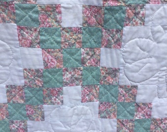 American Hand Quilted Double Irish Chain Quilt, blanket, Vintage Quilt