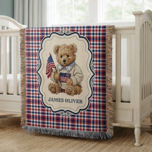 Couverture tissée personnalisée ours en peluche, couverture avec prénom personnalisé garçon patriotique, cadeau de baby shower, jeté de chambre à carreaux preppy, style héritage