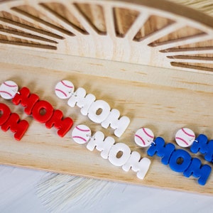 Mamá de béisbol cuelga / Pendientes de arcilla polimérica / Pendientes mínimos / Hecho a mano / Hipoalergénico / Ligero / Regalo / Simple