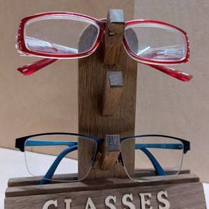 Brillenaufbewahrung SPECULA, Brillenhalter, Sonnenbrillenhalter aus Eiche -   Schweiz