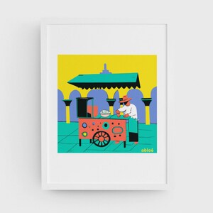 Puede incluir: Una ilustraci&oacute;n colorida de un vendedor ambulante vendiendo comida desde un carro con un toldo verde. El vendedor lleva un sombrero rojo y una camisa blanca. El carro est&aacute; decorado con c&iacute;rculos coloridos y tiene una rueda grande. El fondo es una pared amarilla con arcos morados.