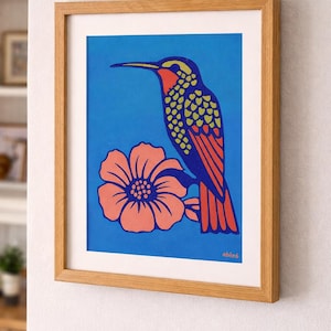 Levendige kolibrie print in linosnedestijl - Bold Bird Art