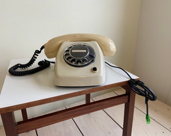 jufhamvintage- vintage PTT type T65 the luxury Mocca telephone