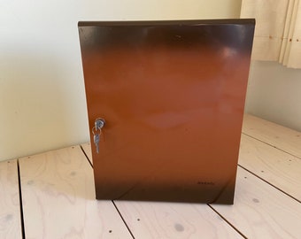 Jufhamvintage- Vintage medicine cabinet- Brabantia brown metal bathroom cabinet-70s