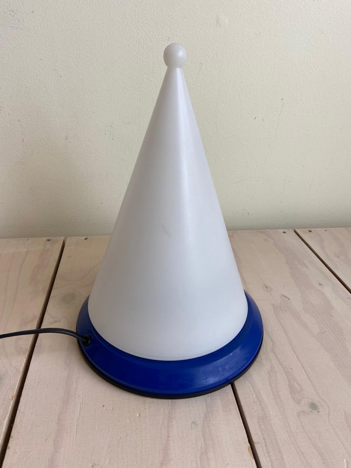 jufhamvintage- Vintage Pyramid table lamp- 80s Memphis Style light, foto 3 di 5