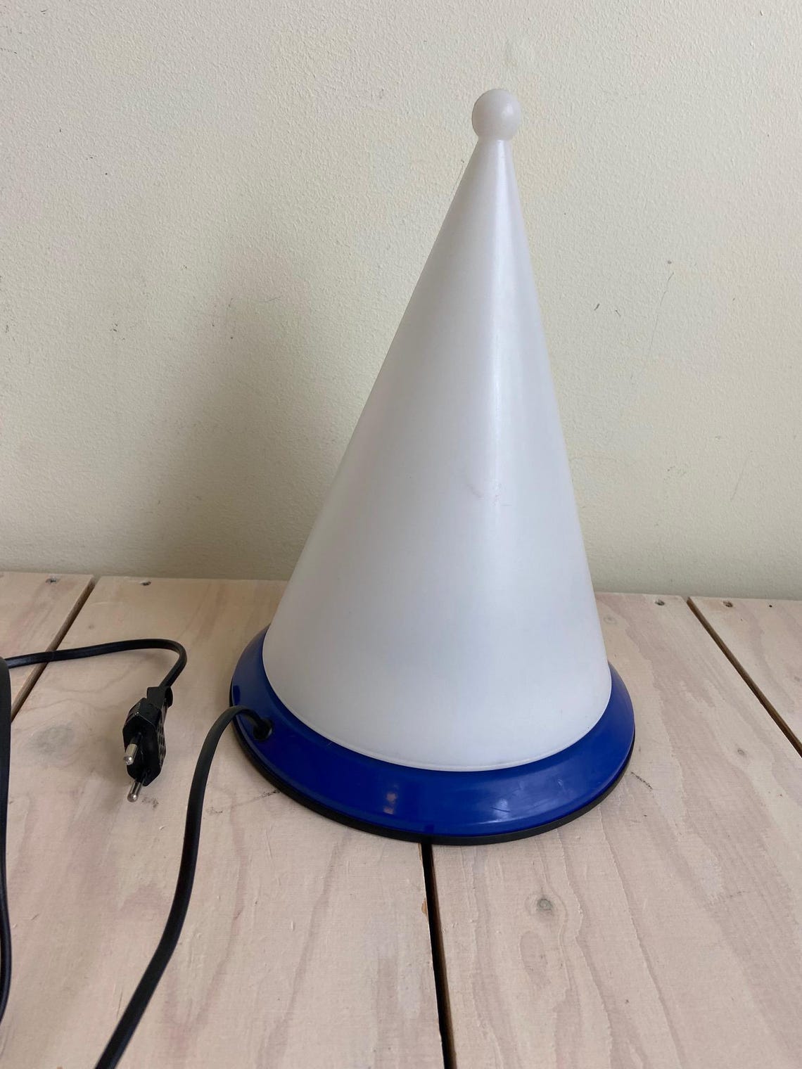 jufhamvintage- Vintage Pyramid table lamp- 80s Memphis Style light, foto 4 di 5