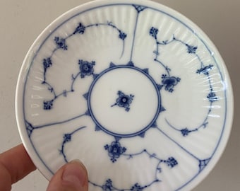 ロイヤルコペンハーゲン ブルーフルーテッド プレーン スカロップ