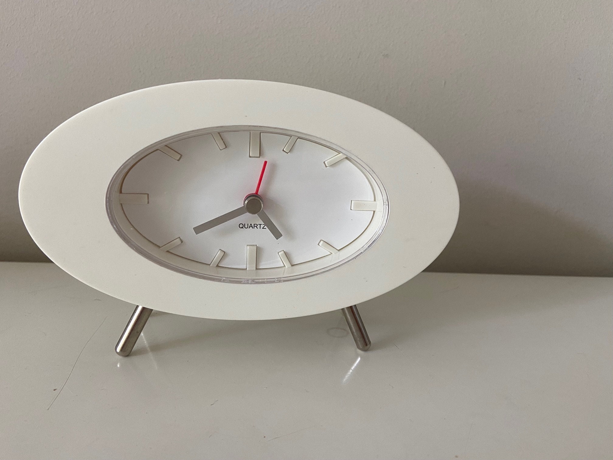 Jufhamvintage- Vintage White Oval Ikea TICKA Alarm Clock- Mid