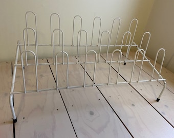 Jufhamvintage- Vintage Tomado  white shoe storage rack -60s- Made in Holland- white iron wire shoe rack