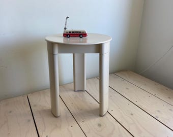 jufhamvintage - Taburete o mesa auxiliar vintage de 3 patas diseñado por Olaf von Bohr para Gedy, Italia, década de 1970.