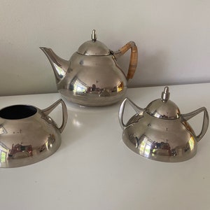 Jufhamvintage- Vintage tin set of a teapot, milk jug and sugar bowl-  60s- silver tin tea set- Daalderop Holland silver tin tea set