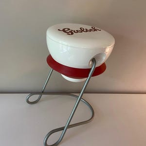 Jufhamvintage- vintage Grolsch bijzettafel- bierflesdop tafel- beugeldop- Nederlands- jaren 90- Plop- Grolsch-bier- Gemaakt door Meccano Holland