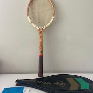 jufhamvintage- vintage wooden tennis racket Dunlop Maxply - 80s hand crafted display racket with protective cover.