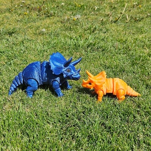 3D Printed Articulating Dinosaur Flexi Trike Fidget Toy Unique Triceratops Dinosaur Gift Idea