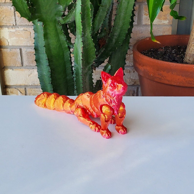 Handcrafted 3D Printed Articulated Flexi Fox Fidget Toy Unique Fox Figurine for Stress Relief 3D Printed Therian Animal Sculpture Pink/Gold