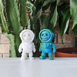 3D Printed Articulating Astronaut Skeleton Spooky Cute Gift 3D Printed Flexi Skeleton Space Man
