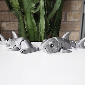 3D Printed Articulated Shark Toy – Fidget Shark & Hammerhead, Ocean Animal Gift for Kids, Desk Toy, Shark Collectible