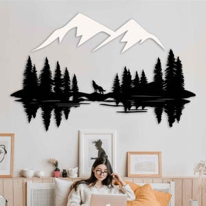 Art mural en métal montagne et forêt, décoration murale en métal loup et arbres, scène sauvage de pins, sculpture murale en métal paysage naturel