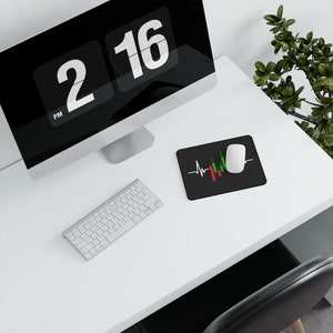 Trading Heartbeat Non-Slip Mouse Pad, Digital Currency Investor & Traders Gift, Crypto Enthusiast, Gift for Stock Trader