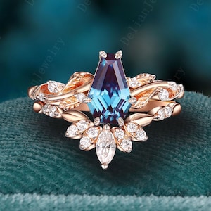 Art Deco Leaf Coffin Cut Alexandrite Engagement Ring Set 14K Rose Gold Cluster Promise Ring Moissanite Wedding Curved Band Anniversary Gift