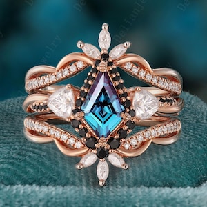 Einzigartige Kite Cut Alexandrit Verlobungsring Set Rosegold Marquise Moissanite Hochzeit Stapeln Band Art Deco Alexandrit Braut Set Geschenk